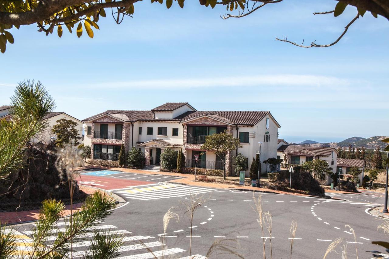 Ardenhill Resort & Golf Jeju Bagian luar foto